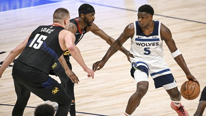 与泰伦卢的 与泰伦卢的