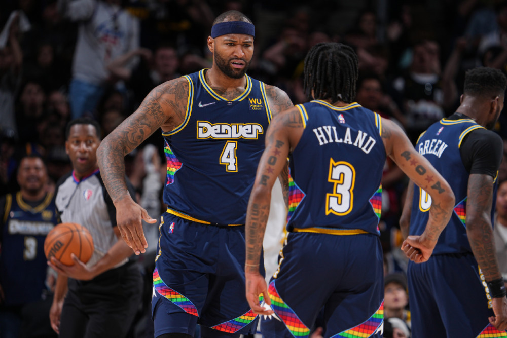 em
